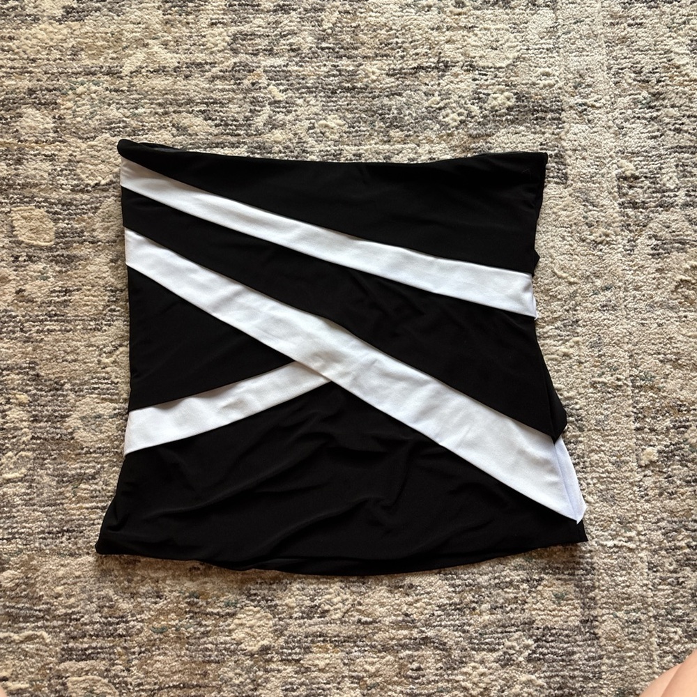 Black and white striped tube top - Picture 3 of 3